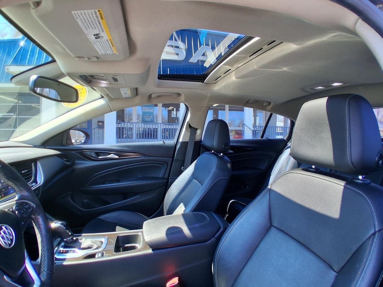 Buick Regal Sportback 4dr Sdn Essence AWD 2019