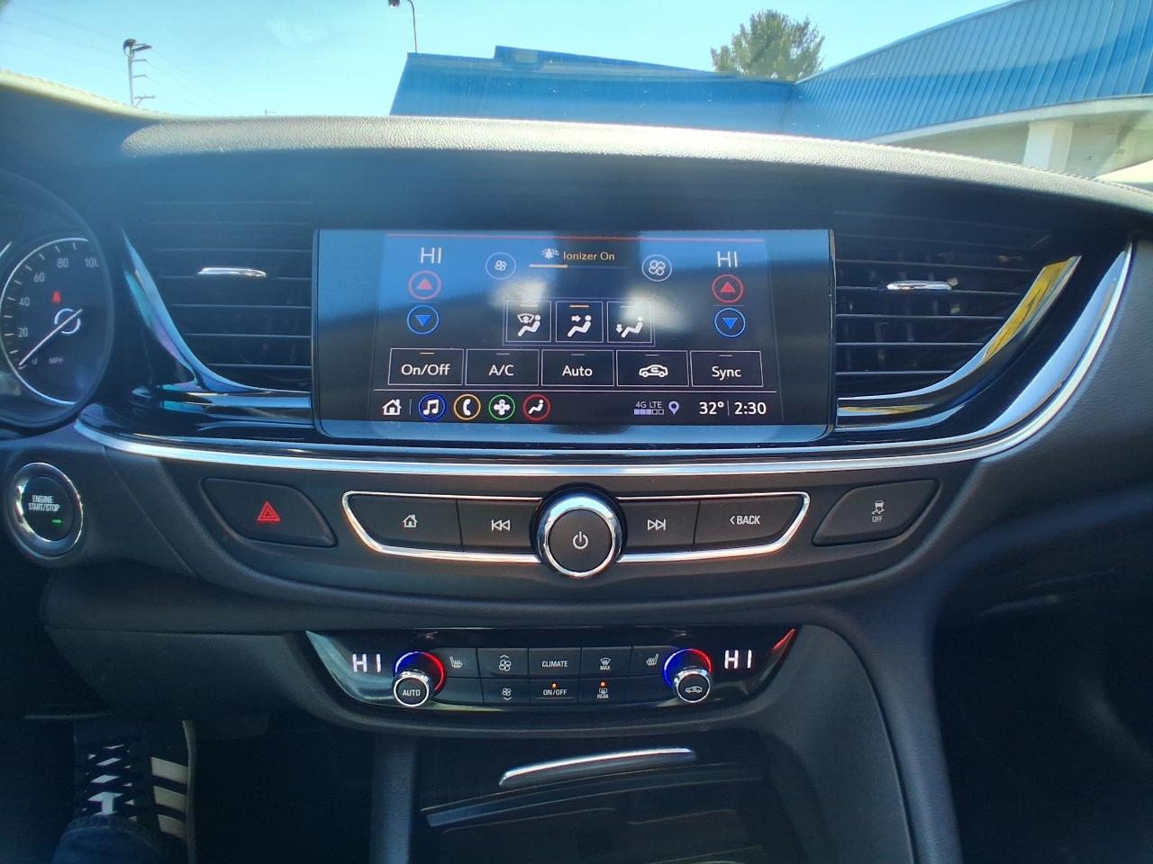 Buick Regal Sportback 4dr Sdn Essence AWD 2019