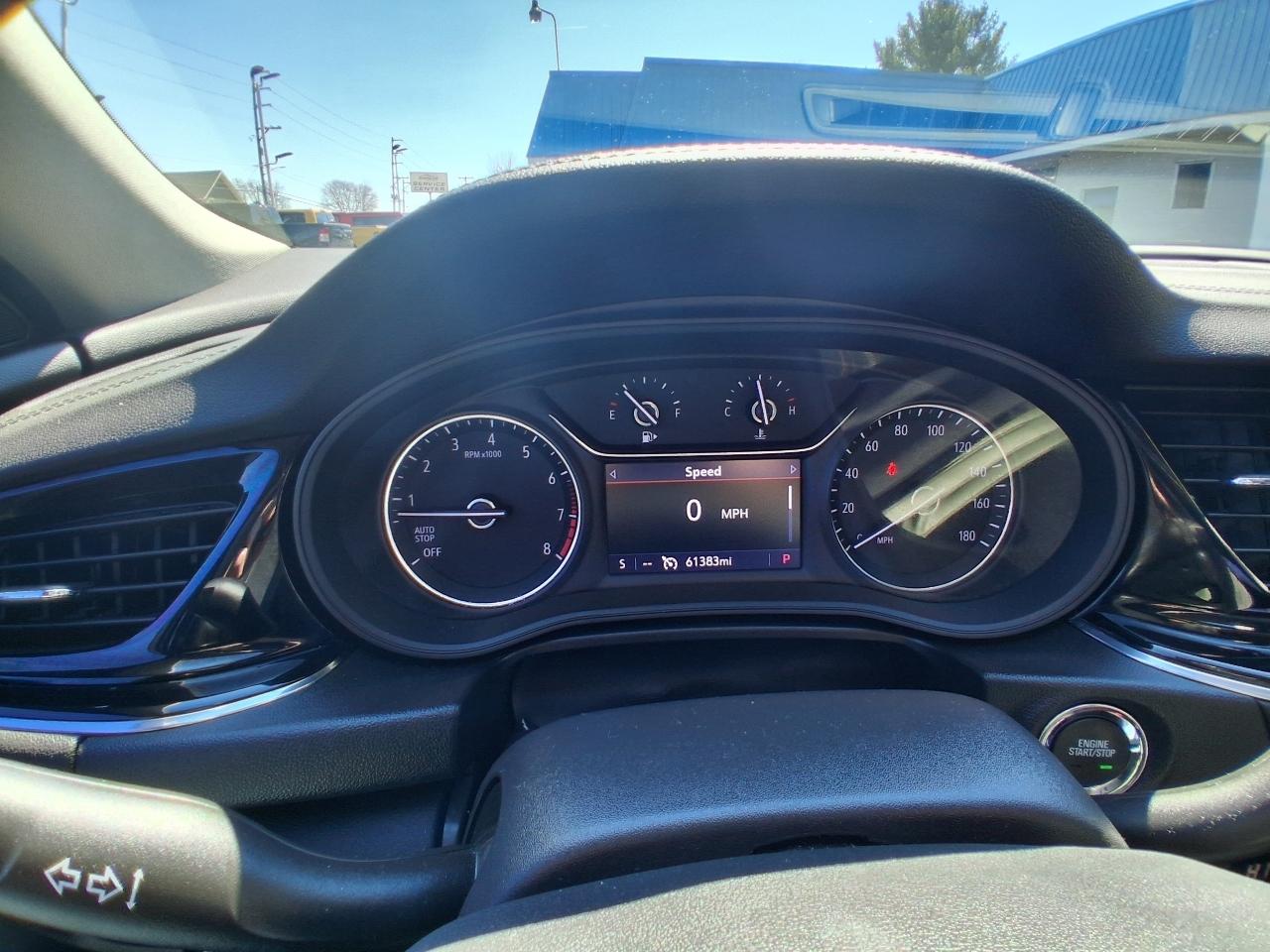 Buick Regal Sportback 4dr Sdn Essence AWD 2019