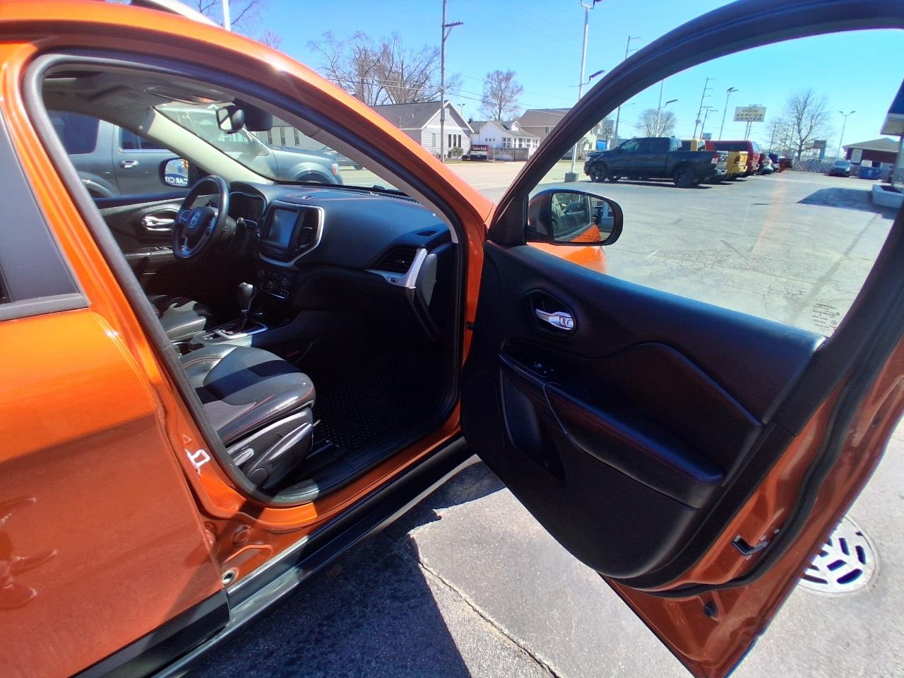 Jeep Cherokee 4WD 4dr Trailhawk 2015