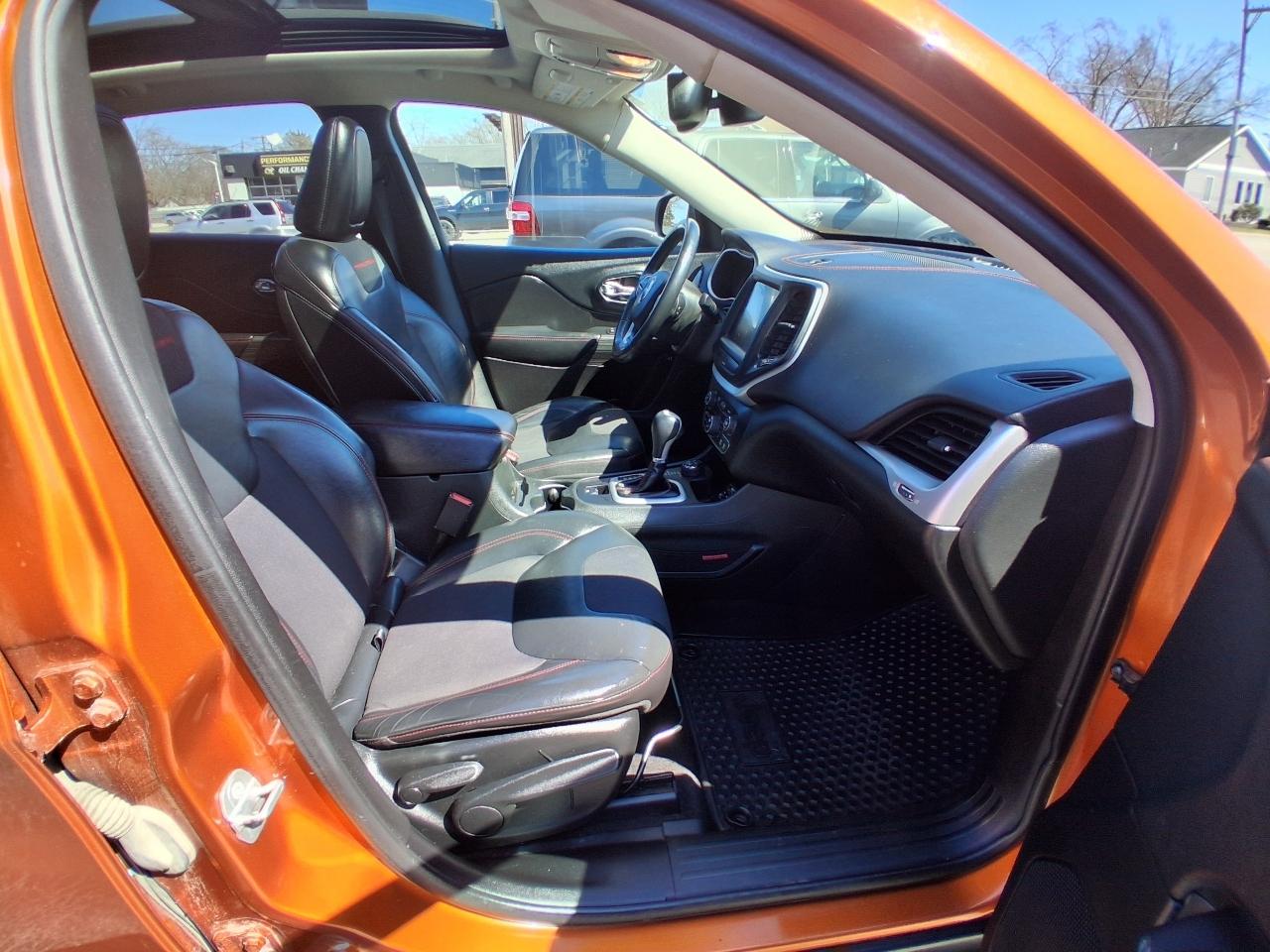 Jeep Cherokee 4WD 4dr Trailhawk 2015