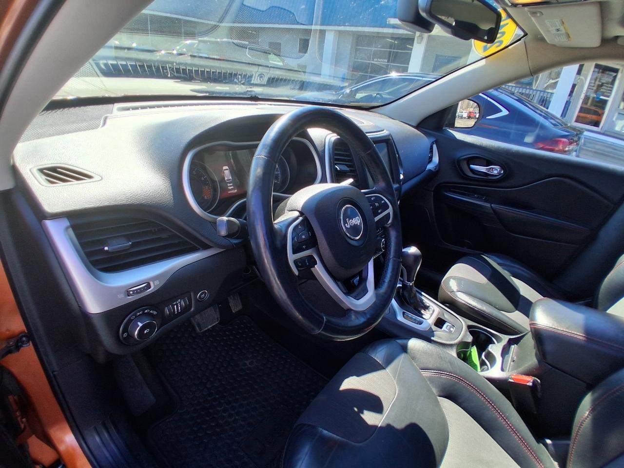 Jeep Cherokee 4WD 4dr Trailhawk 2015