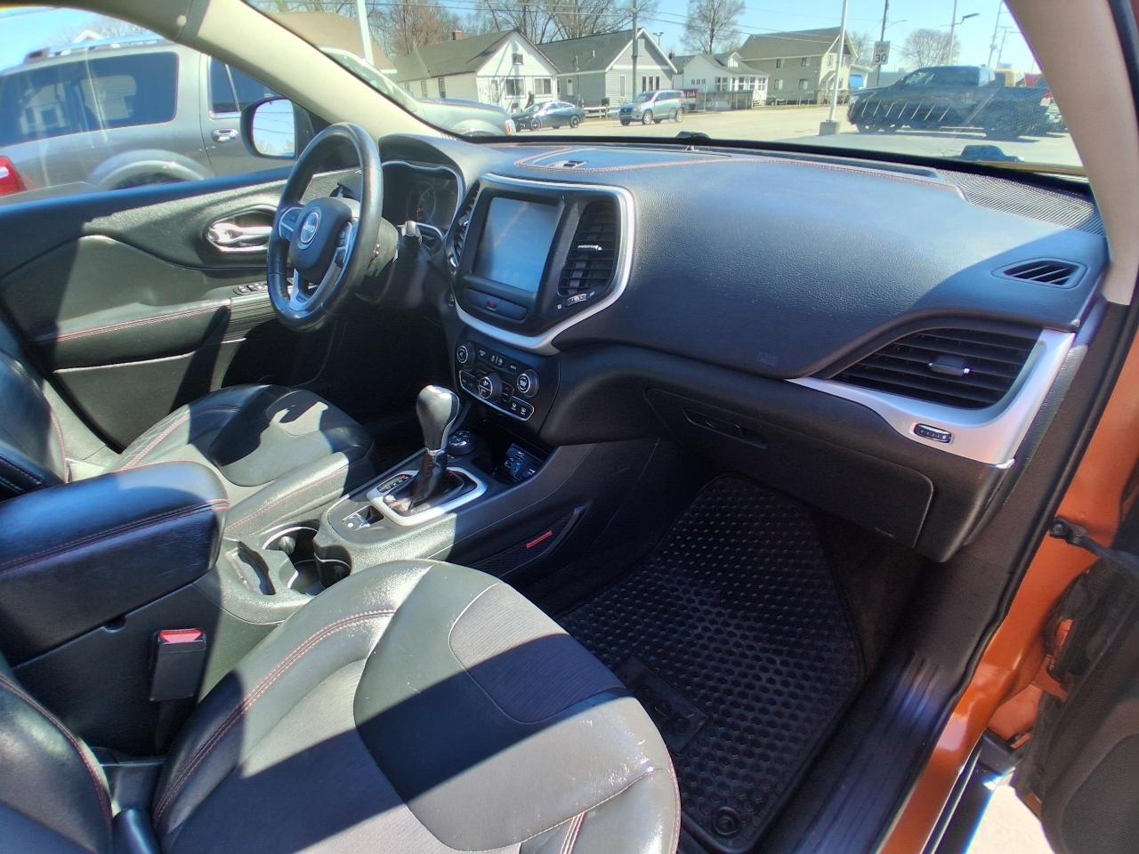 Jeep Cherokee 4WD 4dr Trailhawk 2015