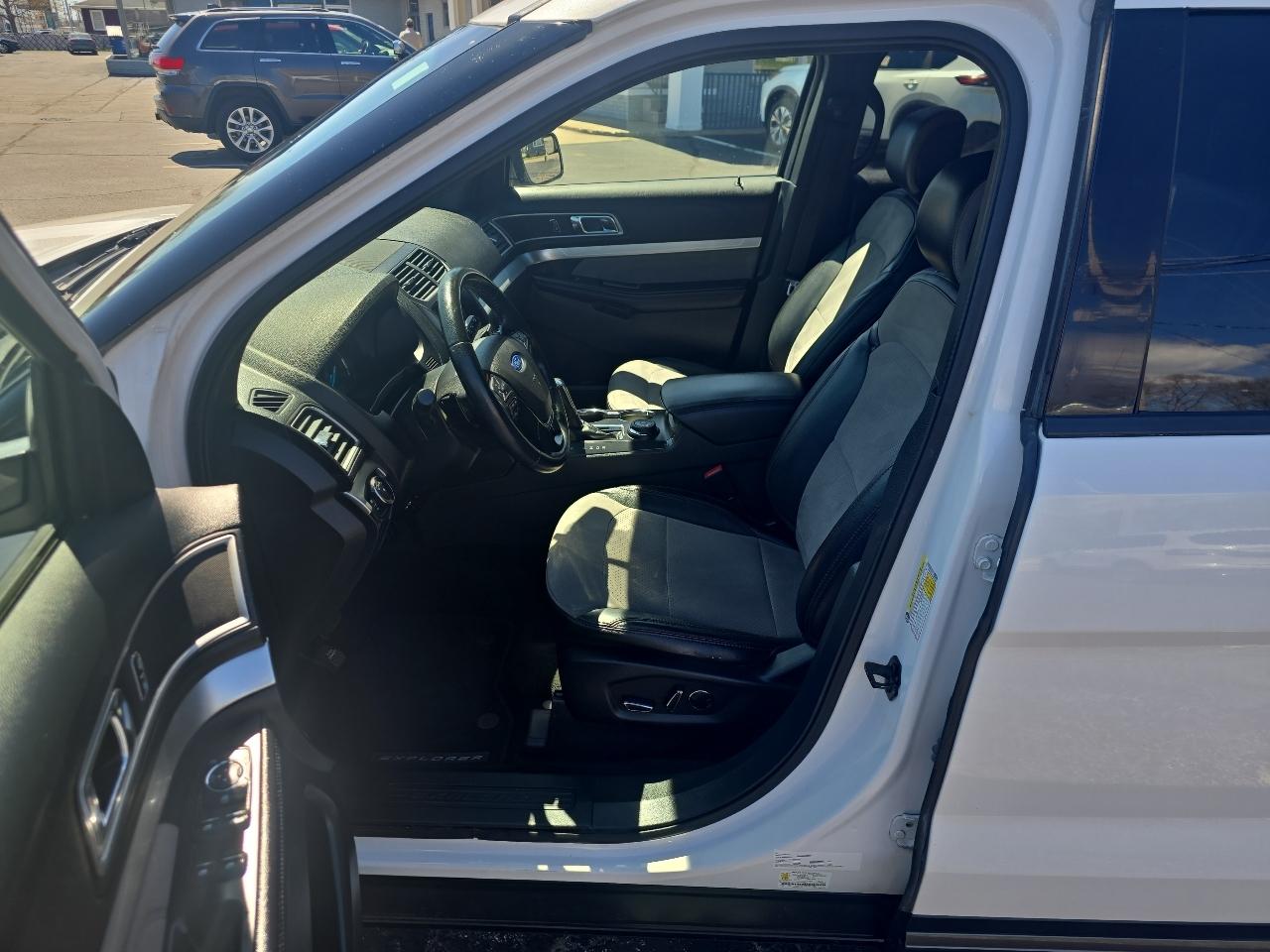 Ford Explorer XLT 4WD 2017