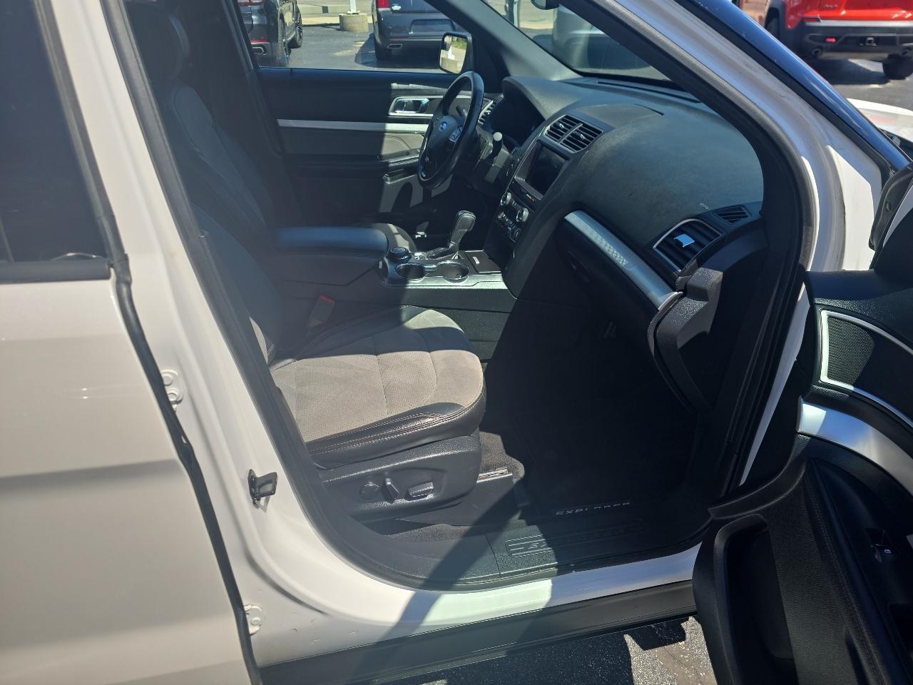 Ford Explorer XLT 4WD 2017