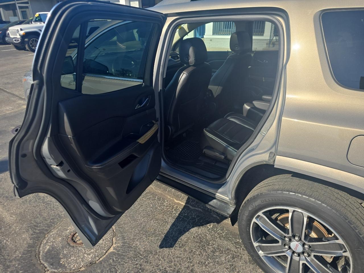 GMC Acadia AWD 4dr Denali 2019