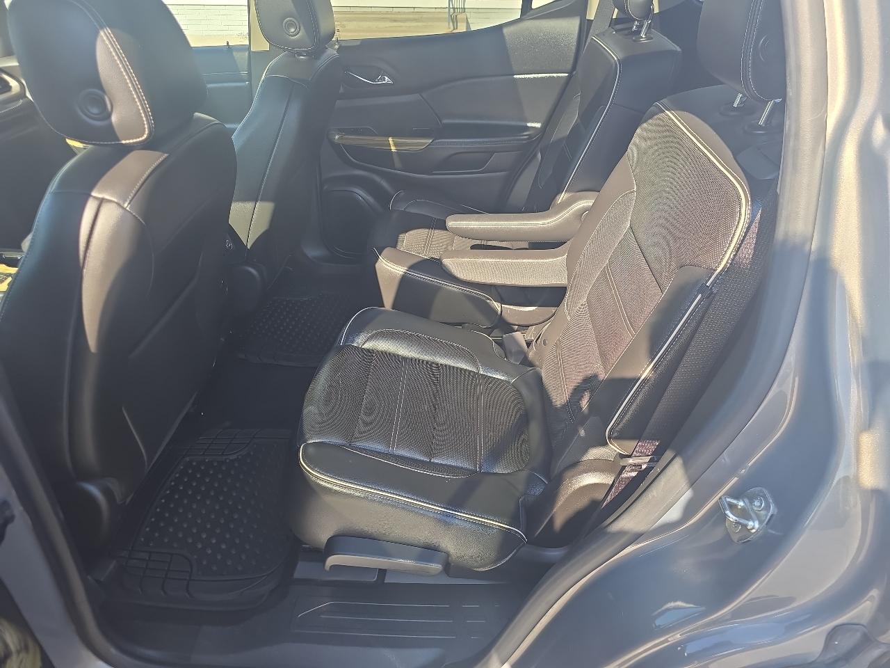 GMC Acadia AWD 4dr Denali 2019