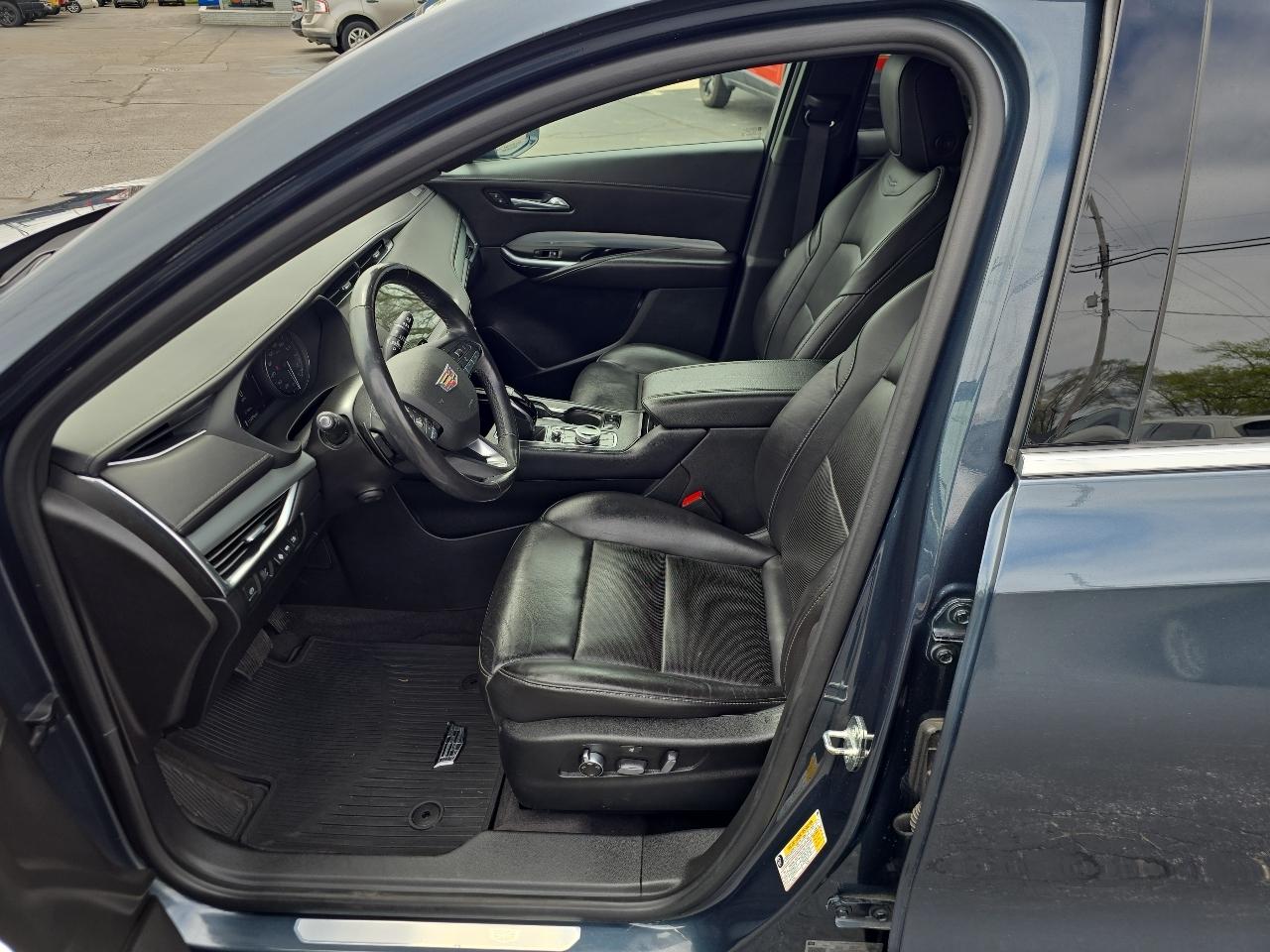 Cadillac XT4 AWD 4dr Premium Luxury 2020