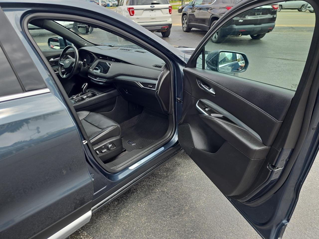 Cadillac XT4 AWD 4dr Premium Luxury 2020