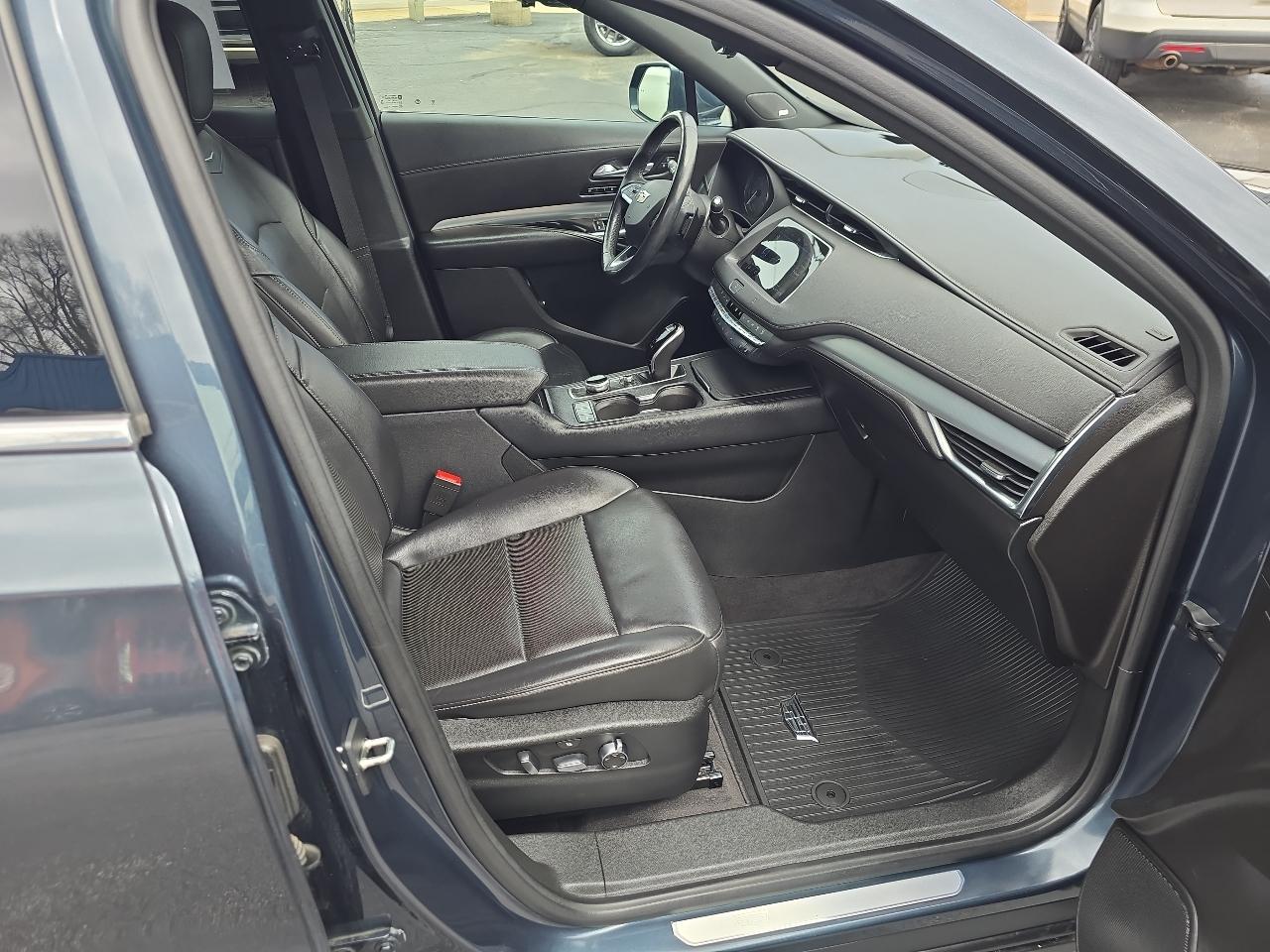 Cadillac XT4 AWD 4dr Premium Luxury 2020