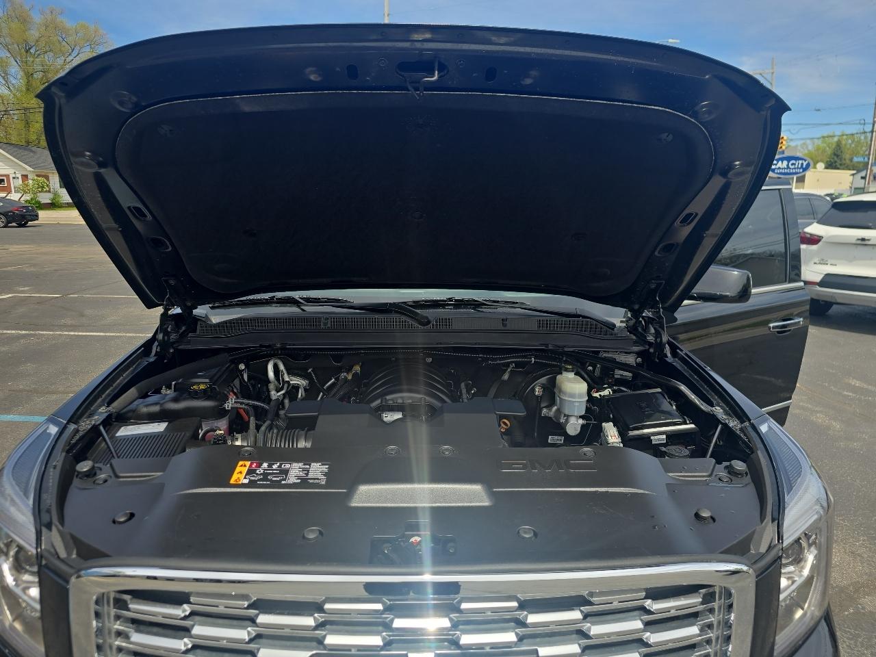 GMC Yukon XL 4WD 4dr Denali 2020