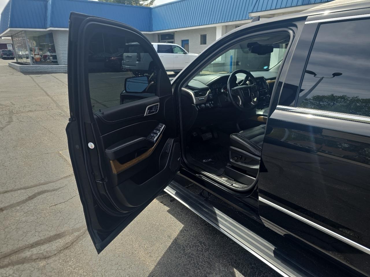 GMC Yukon XL 4WD 4dr Denali 2020