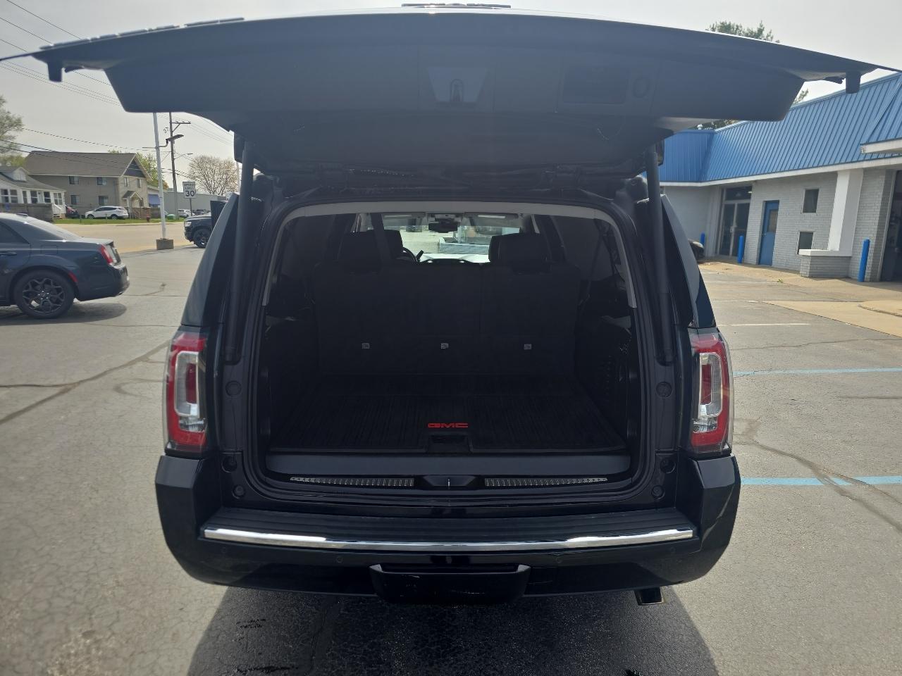 GMC Yukon XL 4WD 4dr Denali 2020