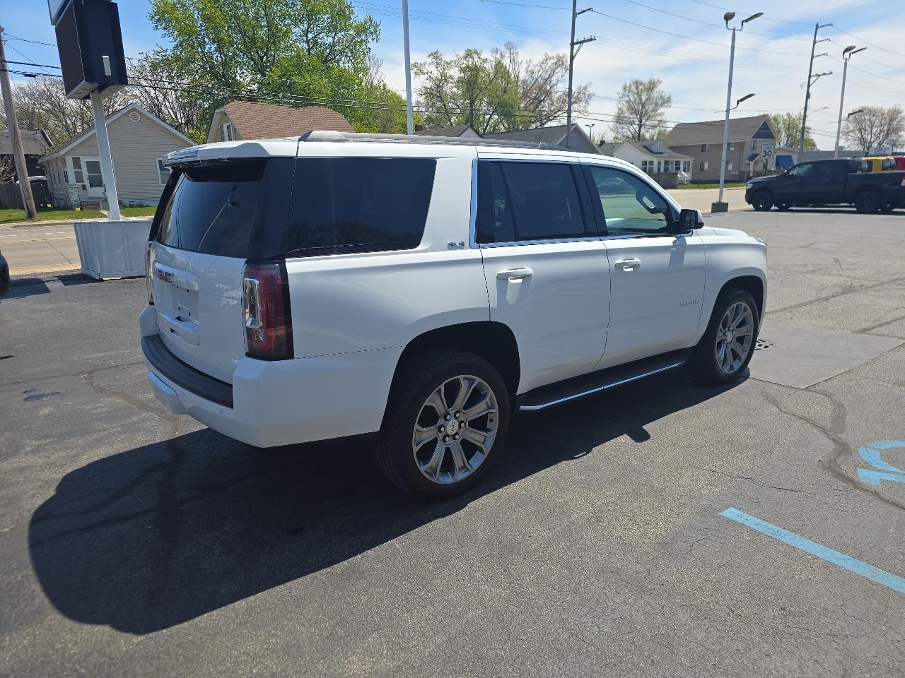 GMC Yukon 4WD 4dr SLE 2016