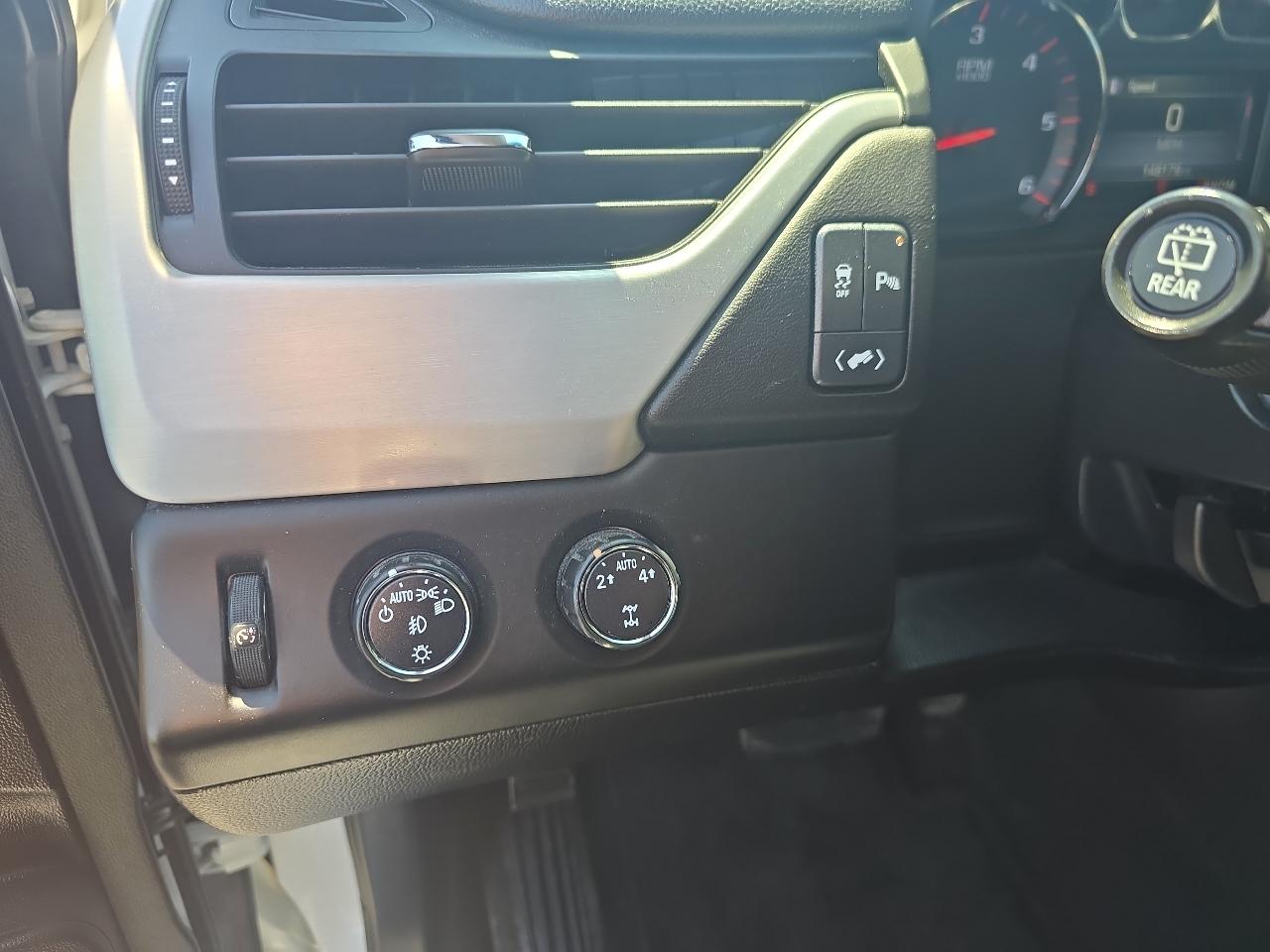 GMC Yukon 4WD 4dr SLE 2016