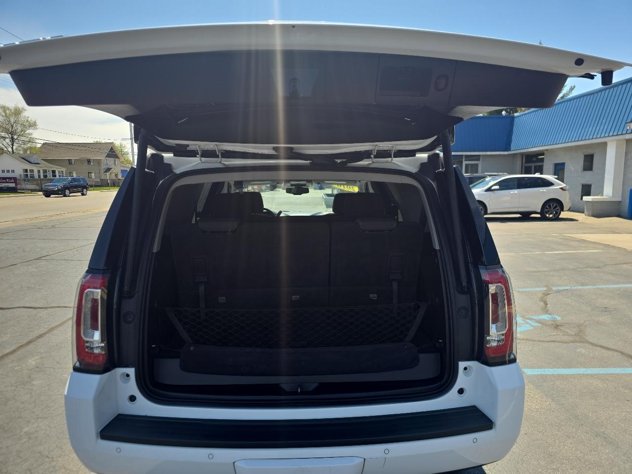 GMC Yukon 4WD 4dr SLE 2016