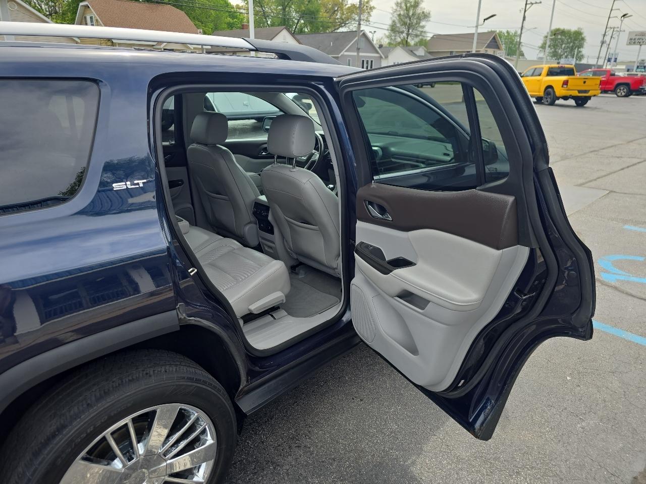 GMC Acadia AWD 4dr SLT w/SLT-2 2017