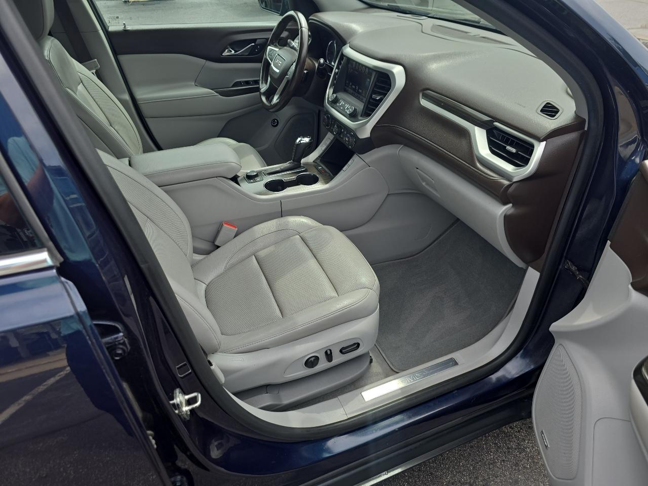 GMC Acadia AWD 4dr SLT w/SLT-2 2017