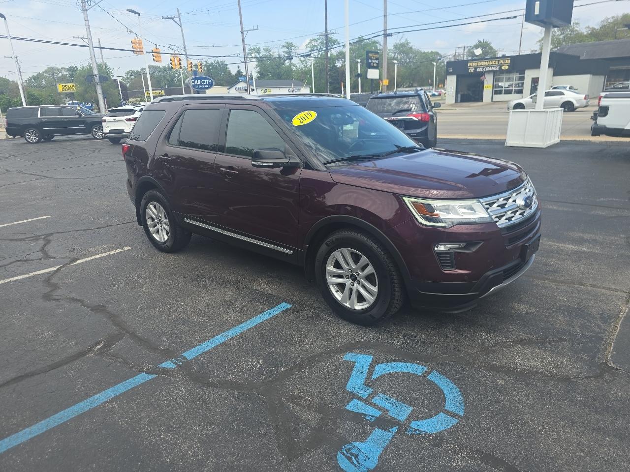 Ford Explorer 4dr XLT 4WD 2018