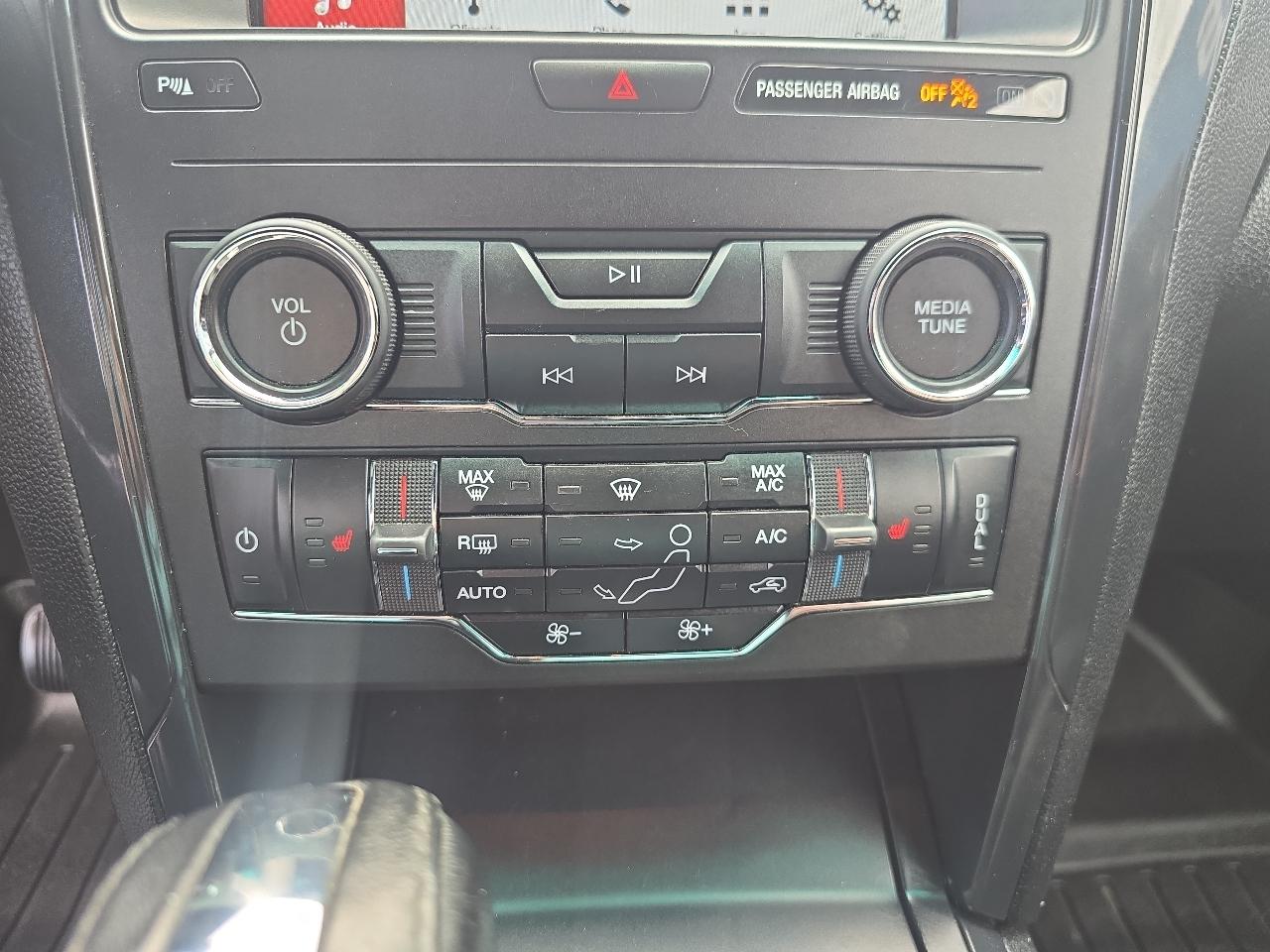 Ford Explorer 4dr XLT 4WD 2018