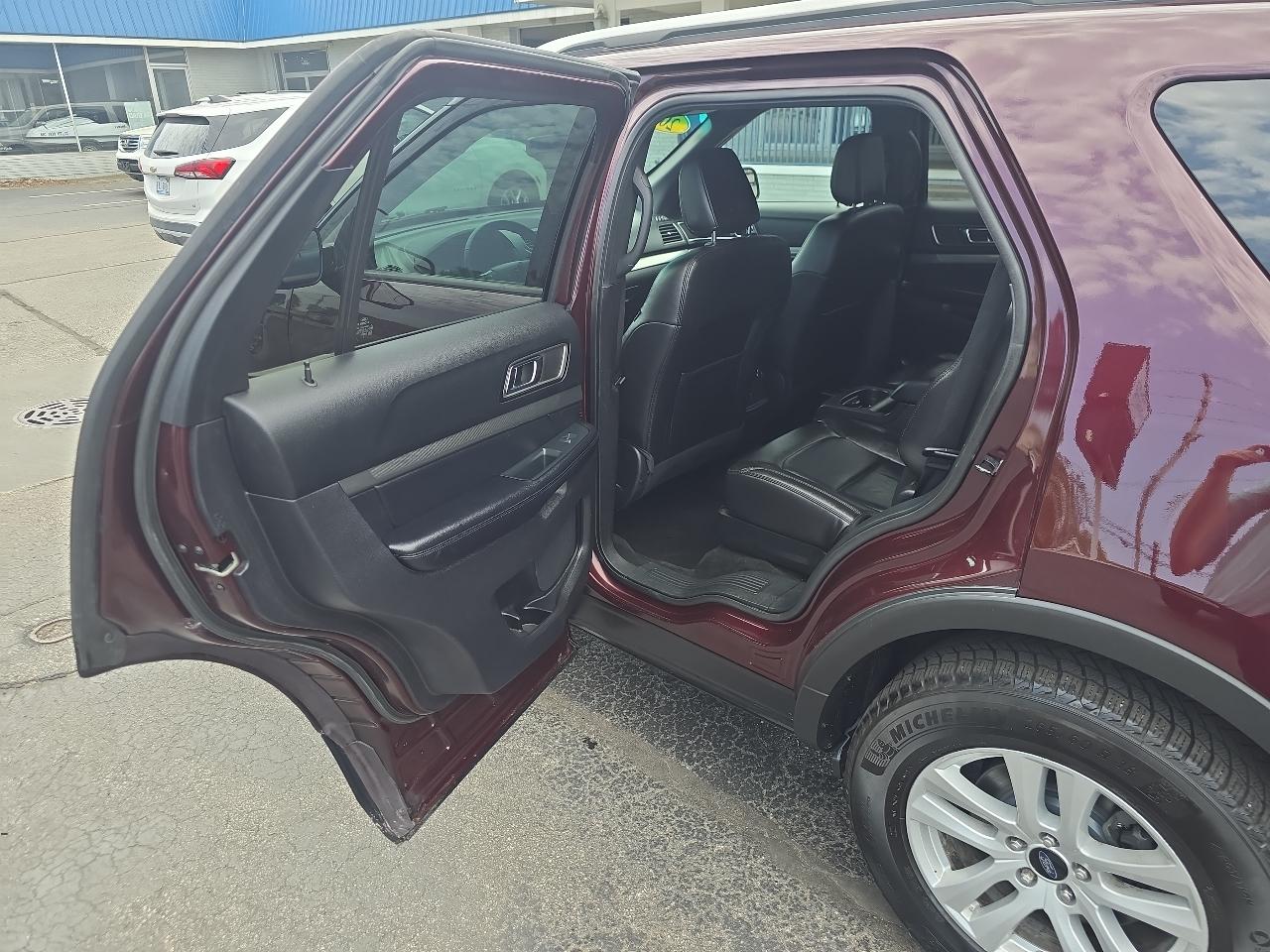 Ford Explorer 4dr XLT 4WD 2018