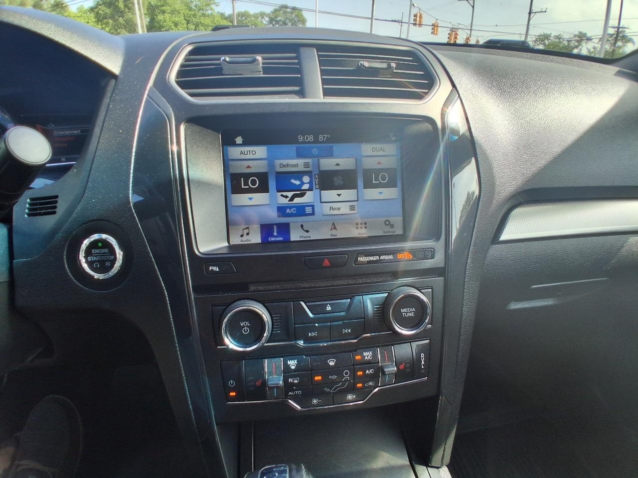 Ford Explorer XLT 4WD 2018