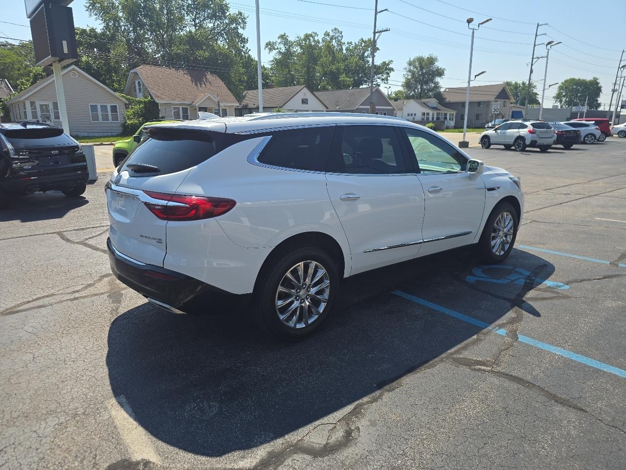 Buick Enclave AWD 4dr Essence 2019