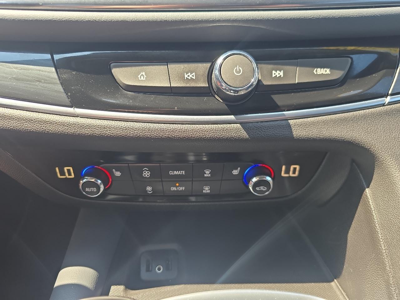 Buick Enclave AWD 4dr Essence 2019