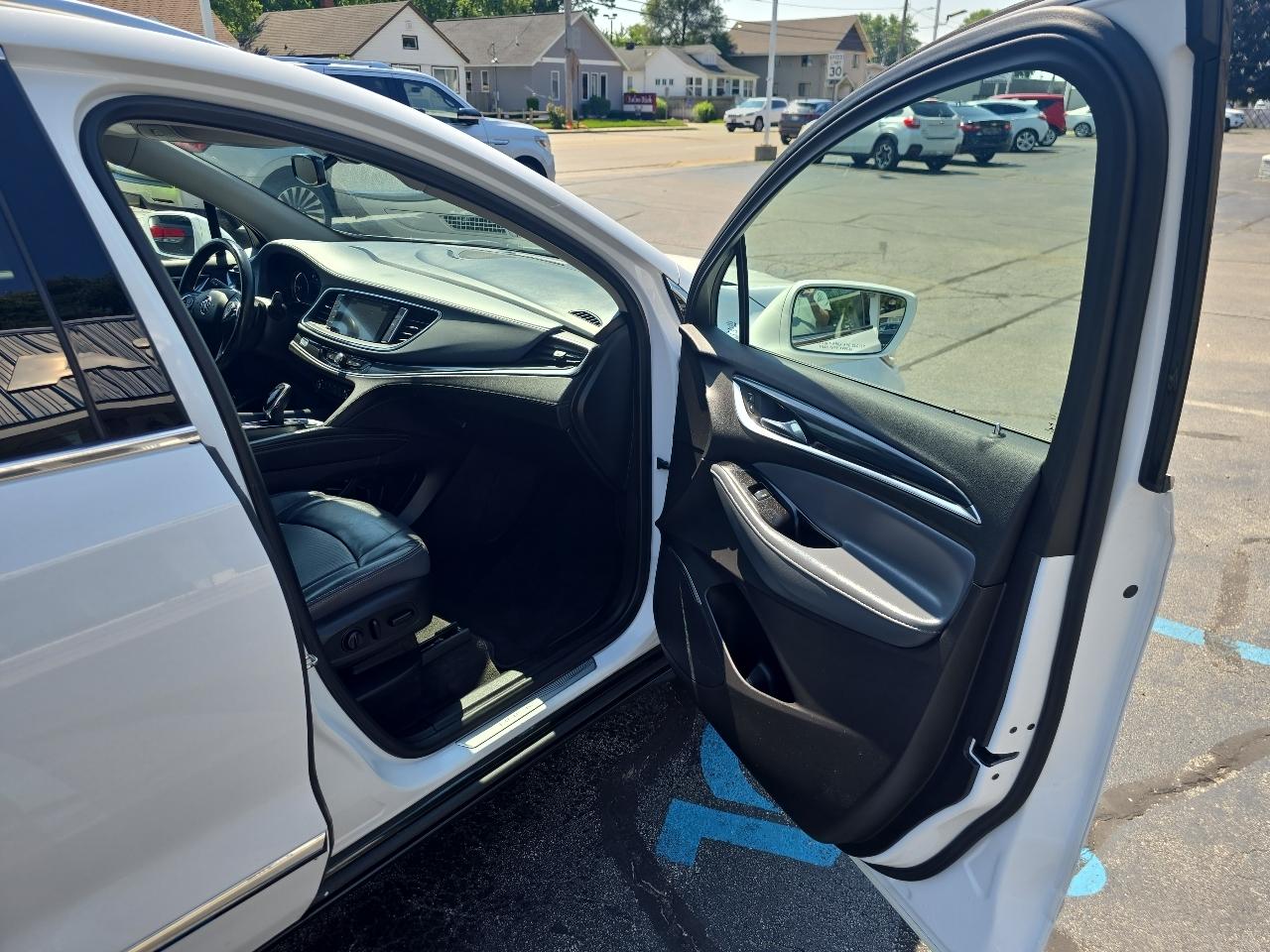 Buick Enclave AWD 4dr Essence 2019