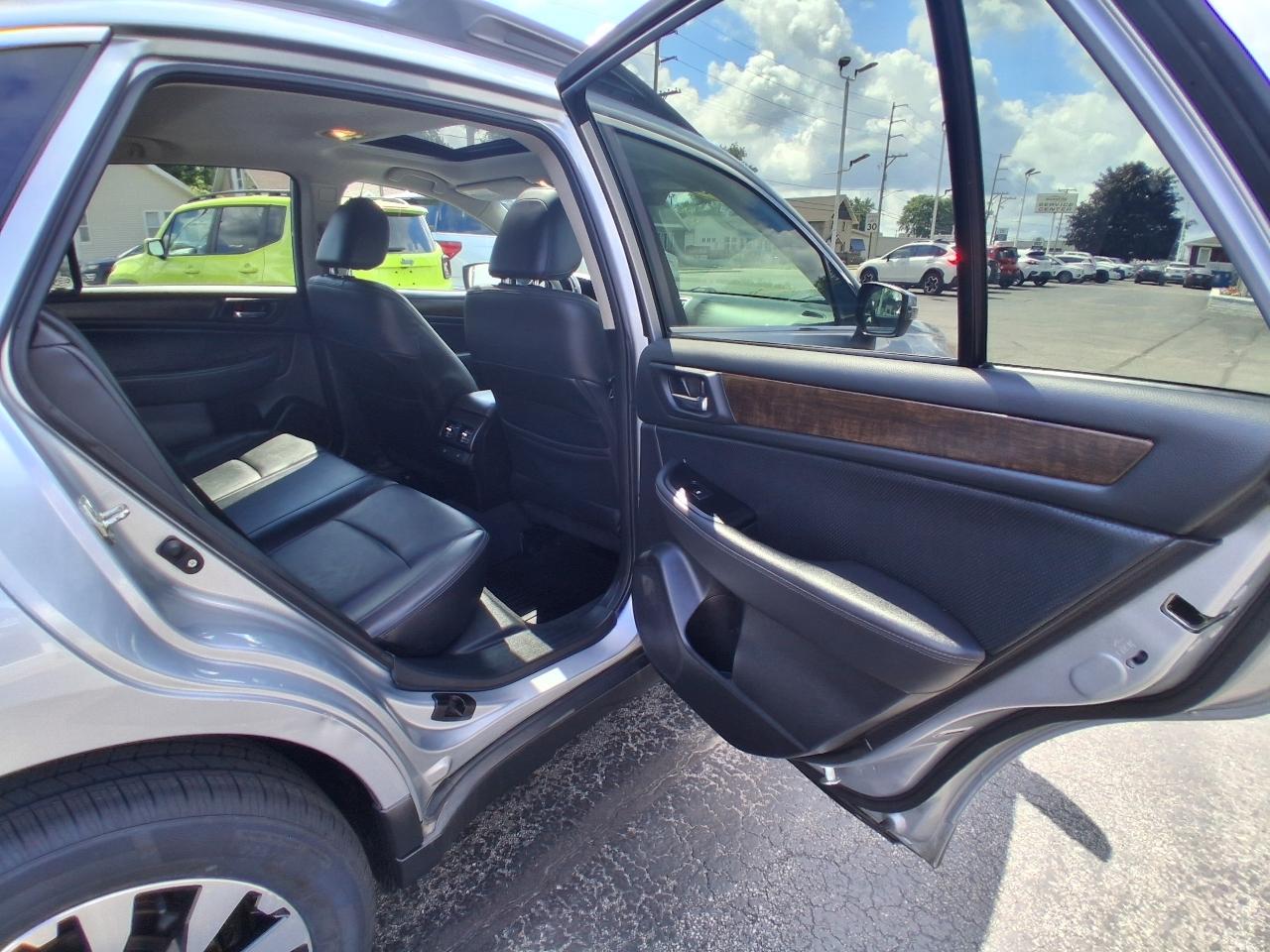 Subaru Outback 4dr Wgn 2.5i Limited 2016