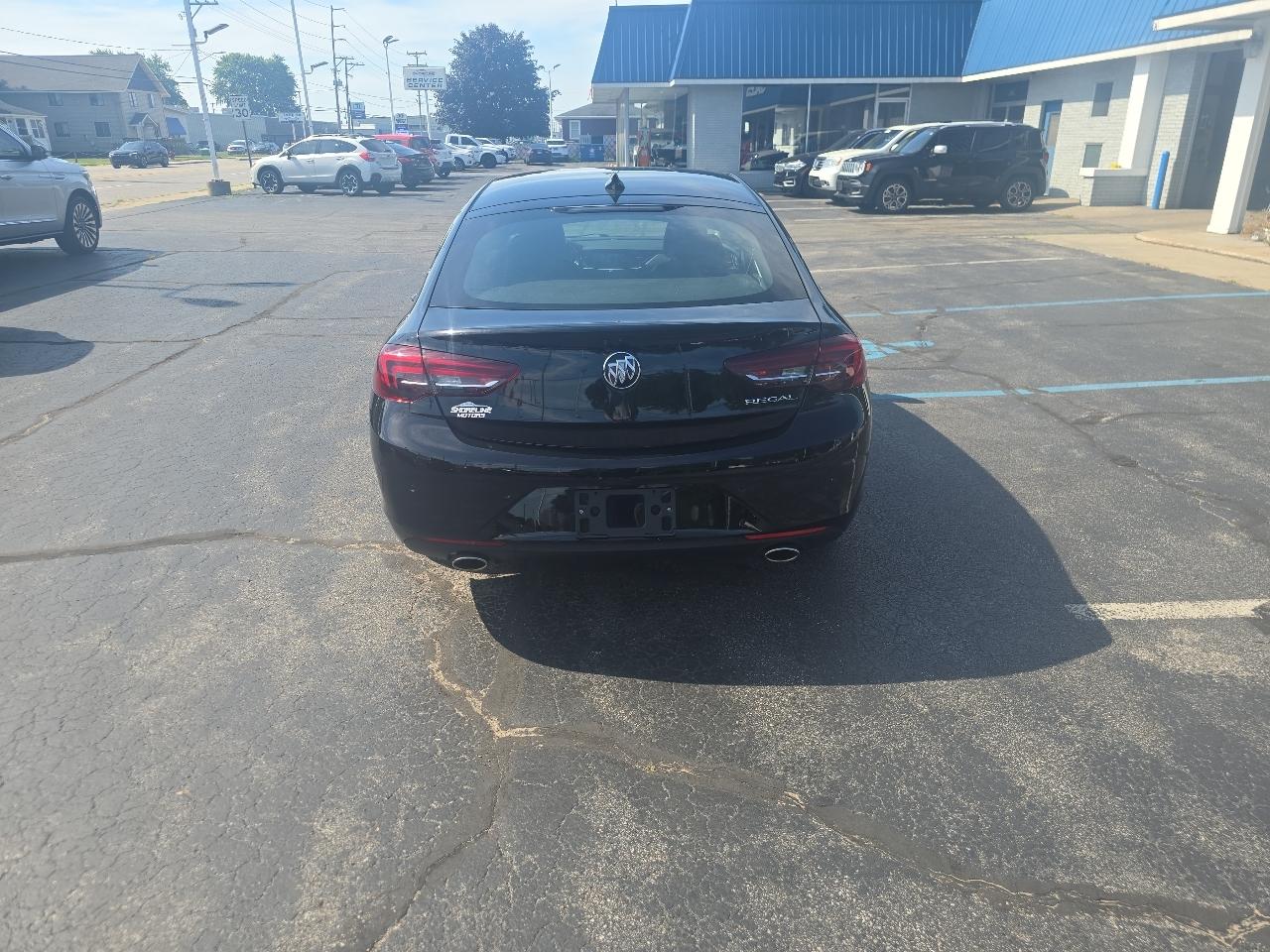 Buick Regal Sportback 4dr Sdn Essence FWD 2019