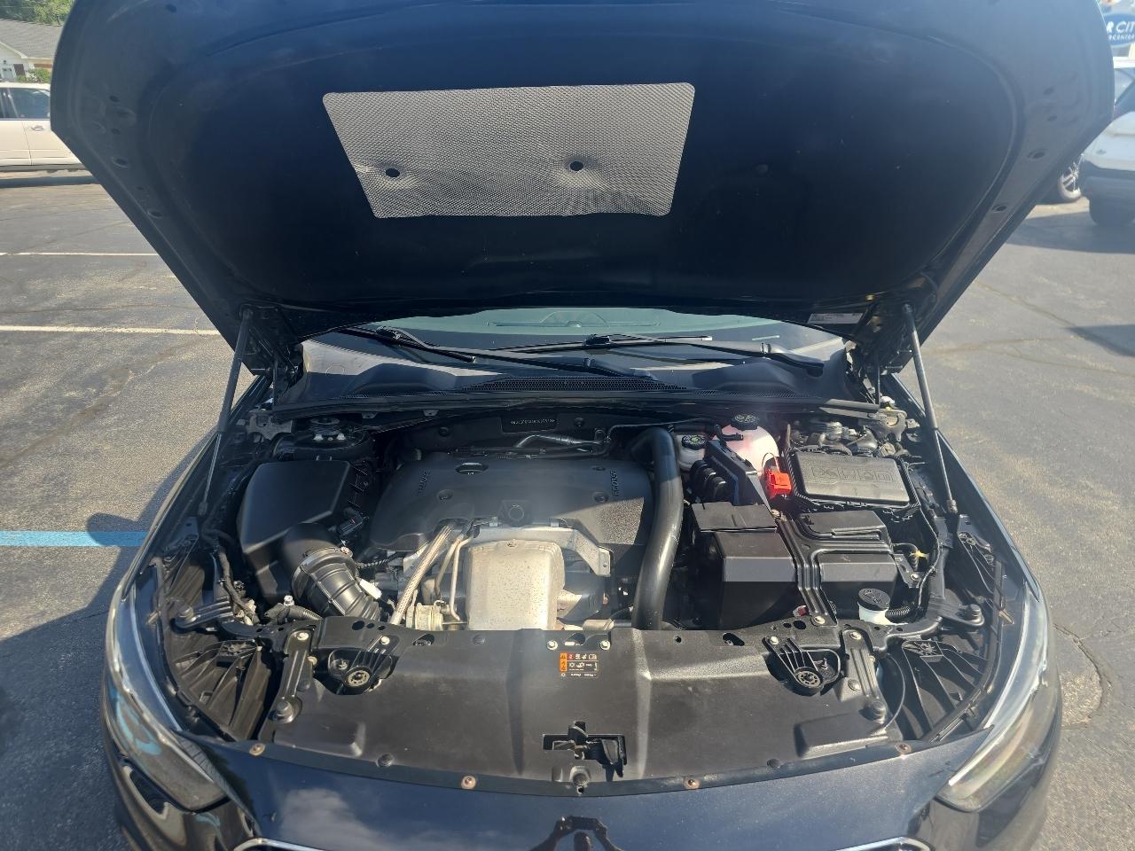 Buick Regal Sportback 4dr Sdn Essence FWD 2019