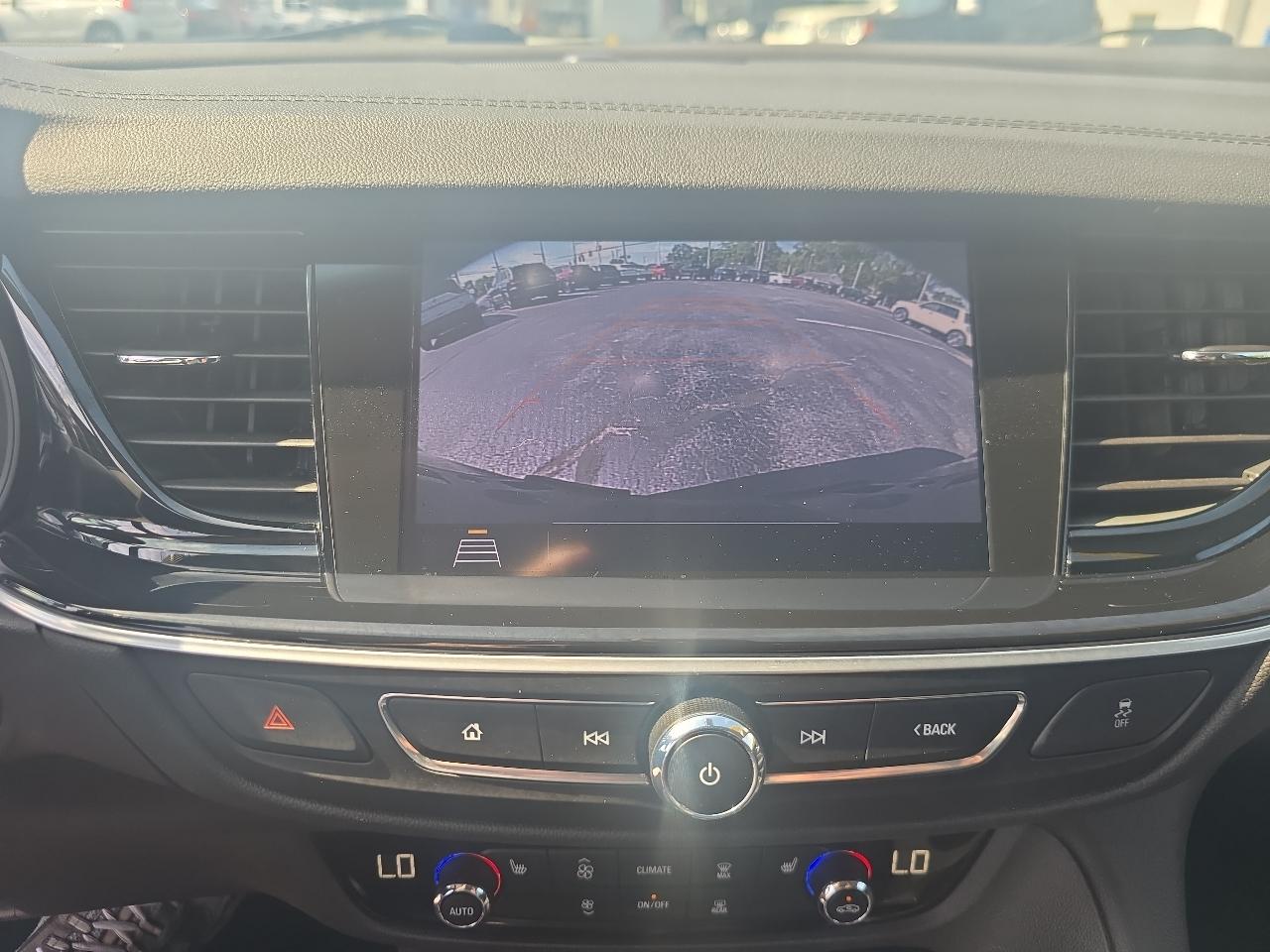 Buick Regal Sportback 4dr Sdn Essence FWD 2019