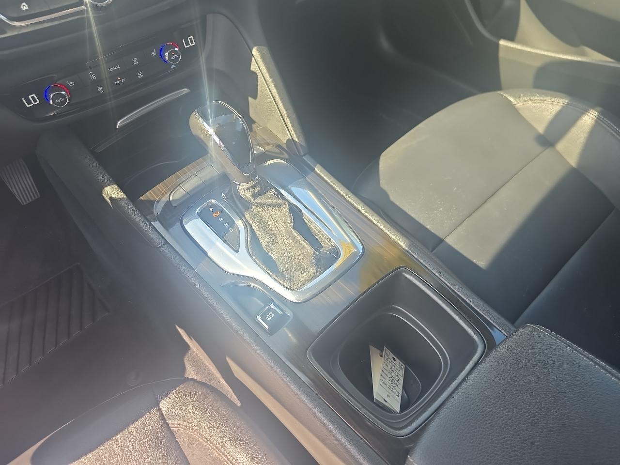 Buick Regal Sportback 4dr Sdn Essence FWD 2019