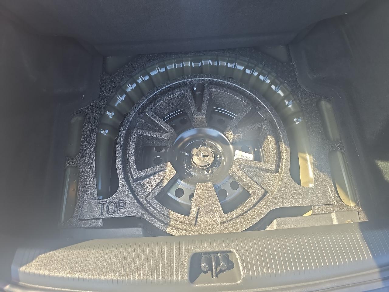 Buick Regal Sportback 4dr Sdn Essence FWD 2019