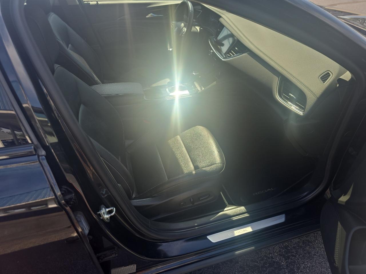 Buick Regal Sportback 4dr Sdn Essence FWD 2019