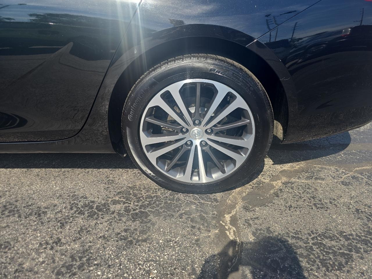 Buick Regal Sportback 4dr Sdn Essence FWD 2019