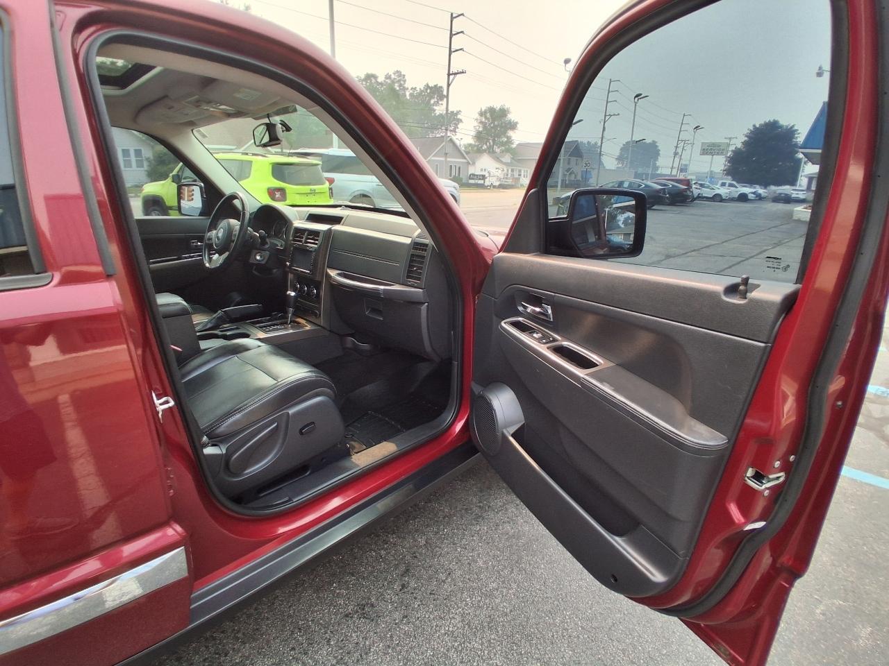Jeep Liberty 4WD 4dr Limited Jet 2012