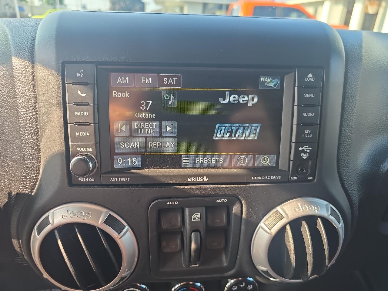 Jeep Wrangler Unlimited 4WD 4dr Rubicon 2014
