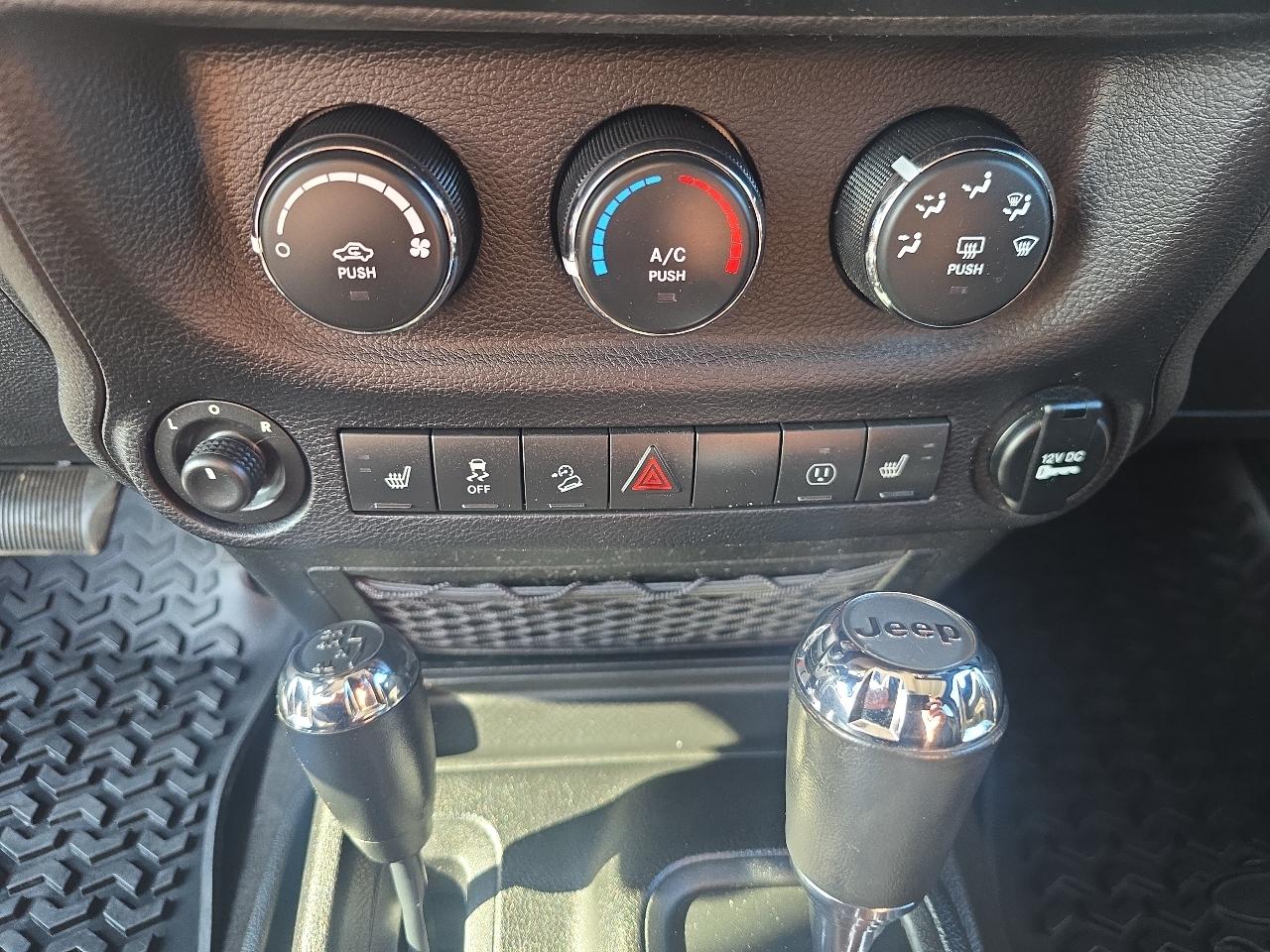 Jeep Wrangler Unlimited 4WD 4dr Rubicon 2014