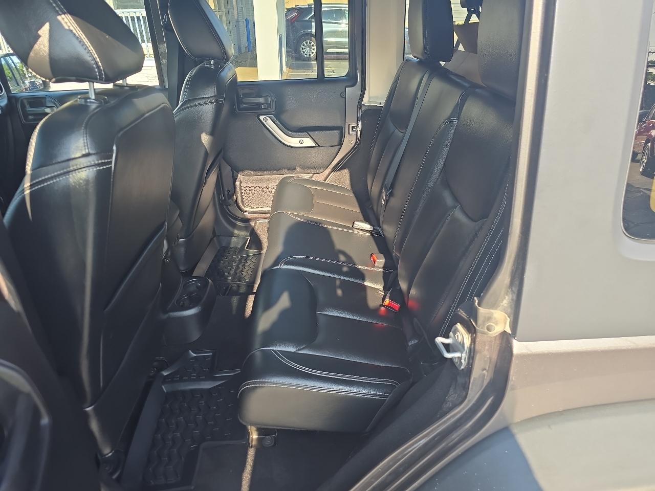 Jeep Wrangler Unlimited 4WD 4dr Rubicon 2014
