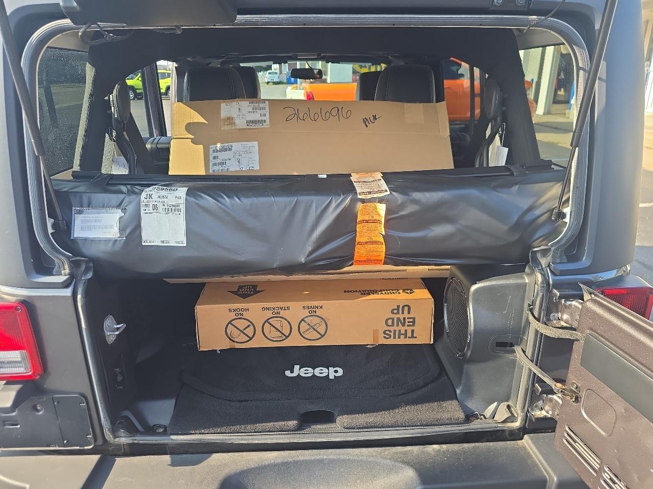 Jeep Wrangler Unlimited 4WD 4dr Rubicon 2014