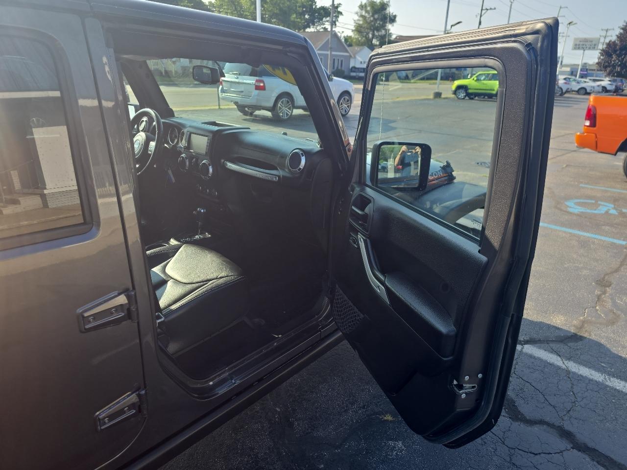 Jeep Wrangler Unlimited 4WD 4dr Rubicon 2014