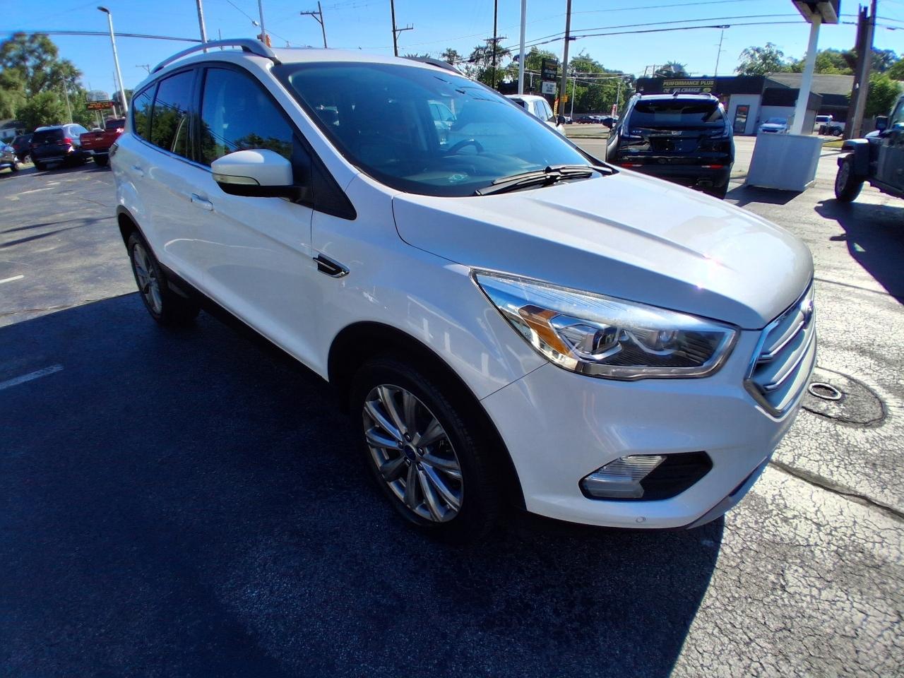 Ford Escape Titanium 4WD 2017