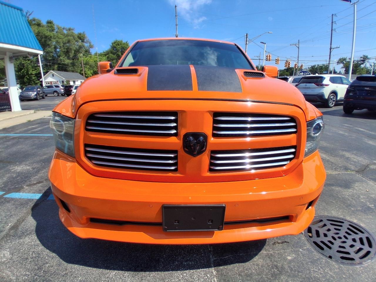 RAM 1500 4WD Crew Cab 140.5" Sport 2017