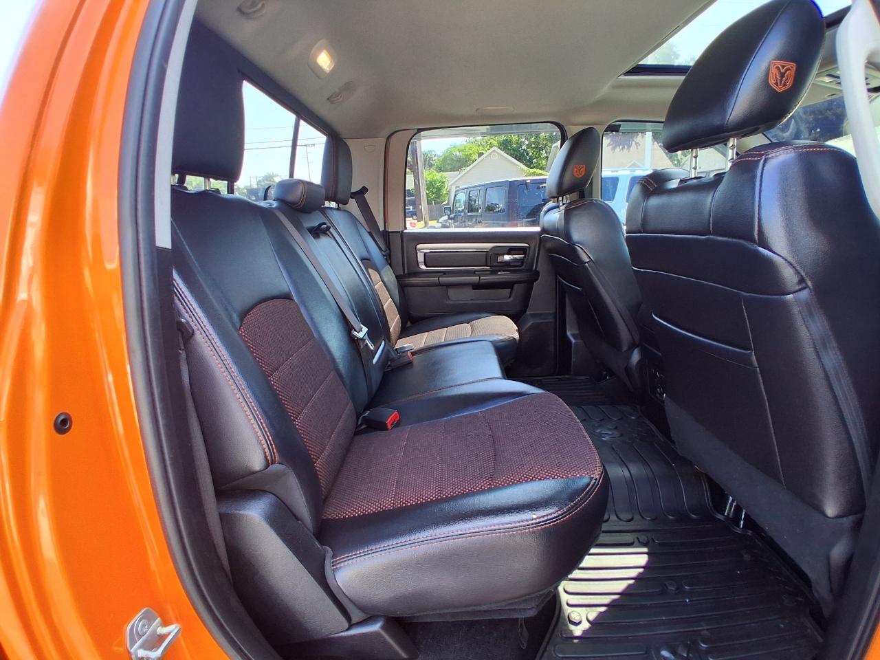 RAM 1500 4WD Crew Cab 140.5" Sport 2017