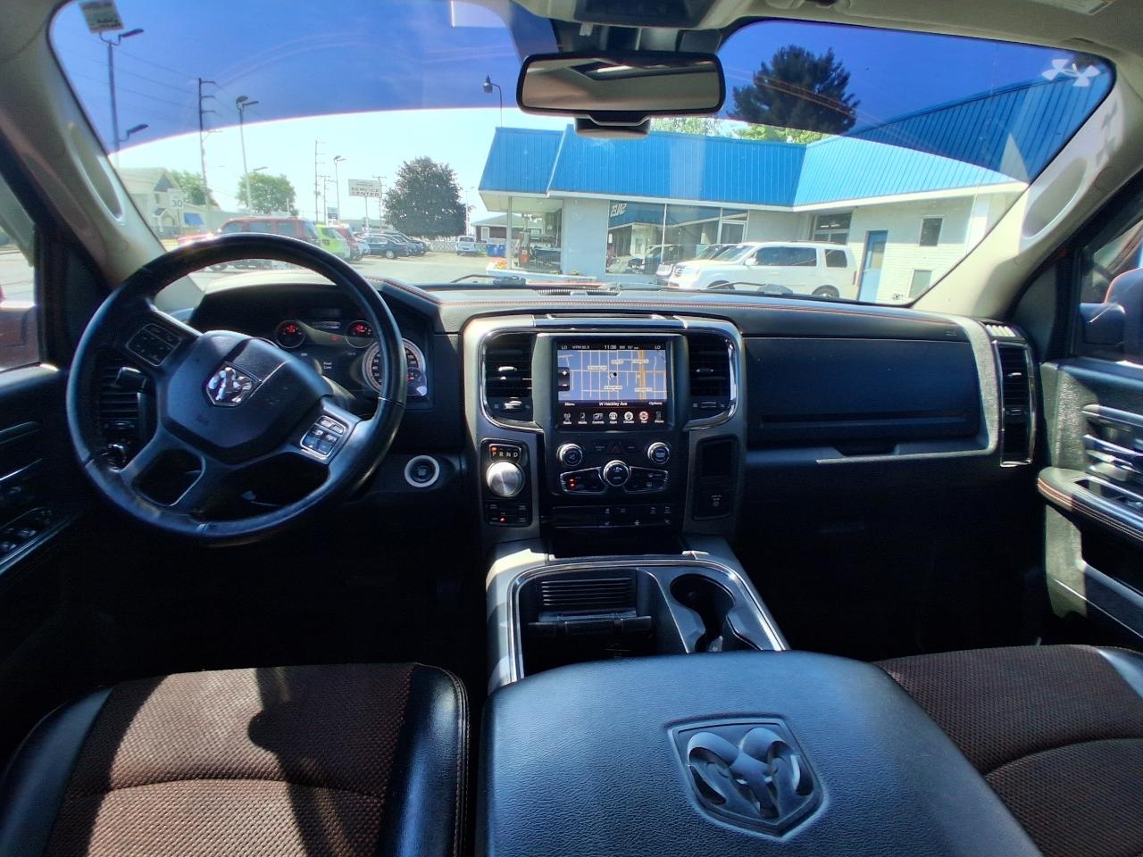 RAM 1500 4WD Crew Cab 140.5" Sport 2017