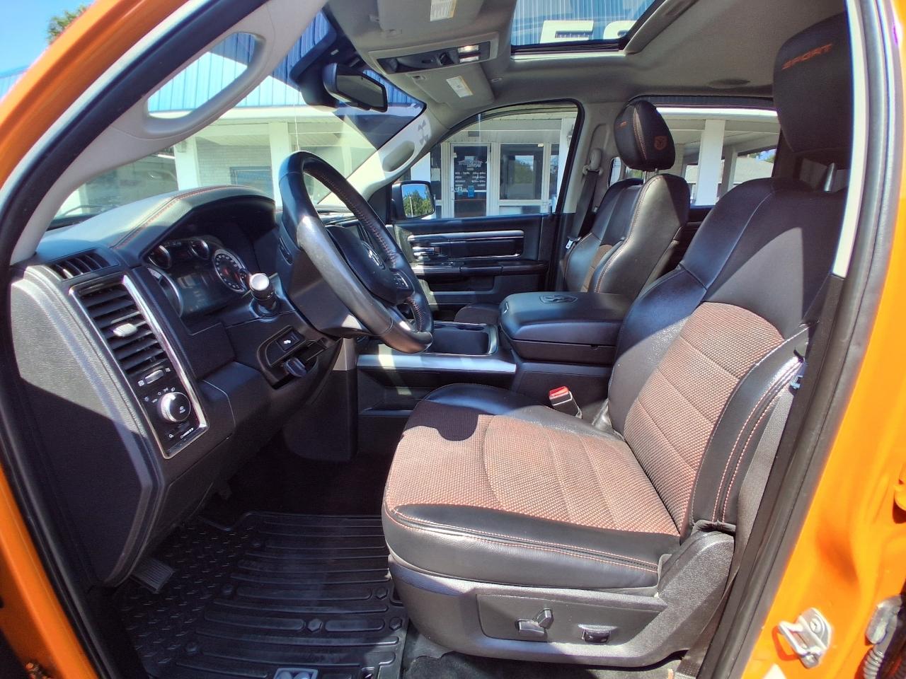 RAM 1500 4WD Crew Cab 140.5" Sport 2017
