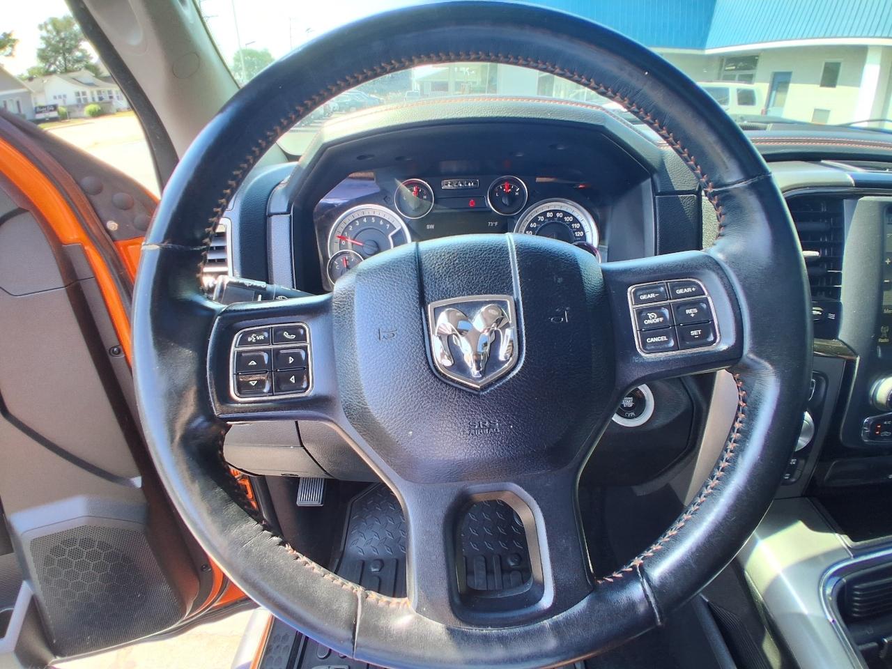 RAM 1500 4WD Crew Cab 140.5" Sport 2017