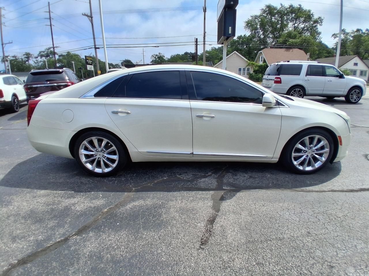 Cadillac XTS 4dr Sdn Premium AWD 2013